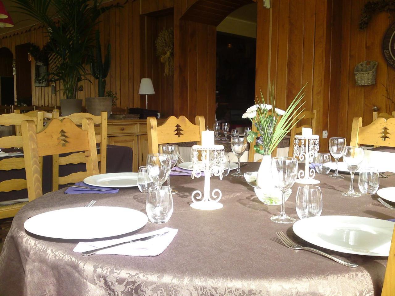 Hotel Restaurant Le Yeti เลรูส ภายนอก รูปภาพ